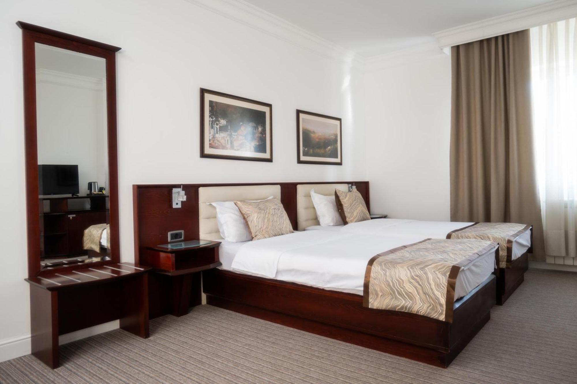 Hotel Mio City Kúla Kültér fotó
